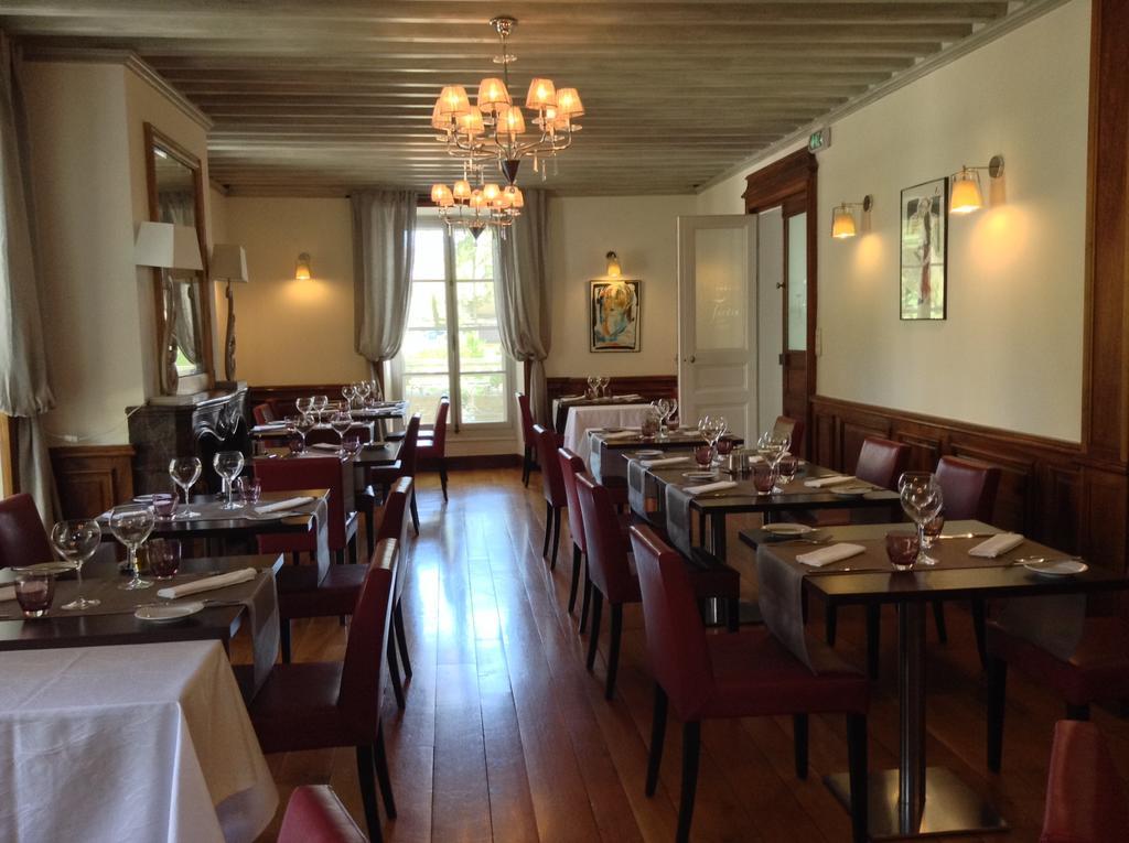 Hostellerie Les Frenes Авиньон Екстериор снимка