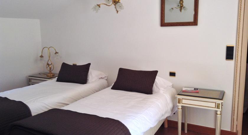 Hostellerie Les Frenes Авиньон Екстериор снимка
