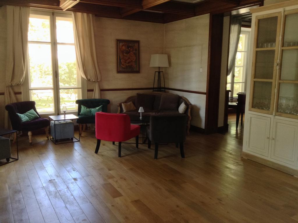 Hostellerie Les Frenes Авиньон Екстериор снимка