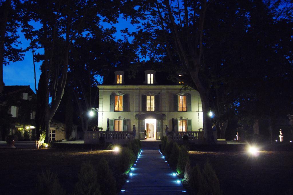 Hostellerie Les Frenes Авиньон Екстериор снимка