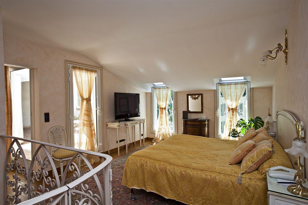 Hostellerie Les Frenes Авиньон Стая снимка