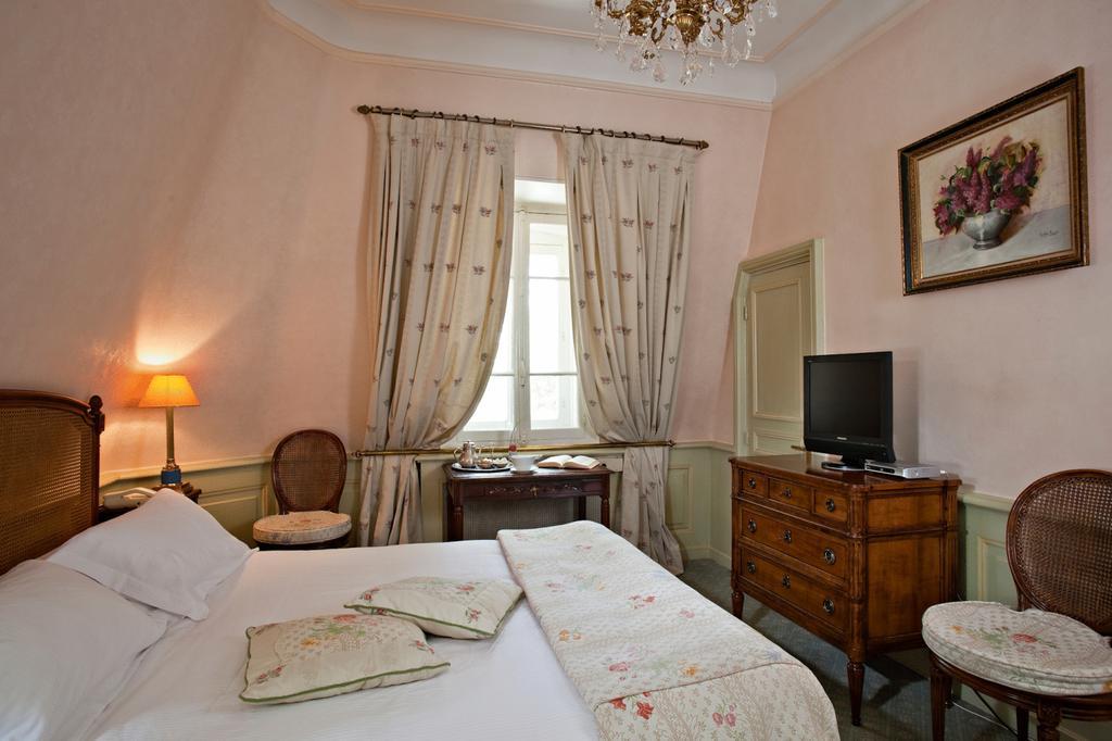Hostellerie Les Frenes Авиньон Стая снимка